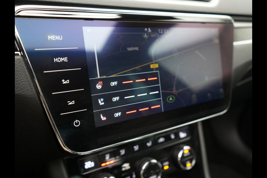 Škoda Superb Combi 1.4 TSI iV Laurin & Klement Plug In Hybrid 218pk Dealer O.H PHEV | Panodak | Trekhaak af Fabriek | Adaptive Cruise | Lederen Sportstoelen Memory & Venilatie | Camera | Crystal LED | 19"L.M | Virtual | Navigatie |