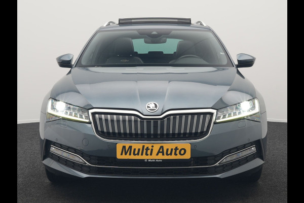 Škoda Superb Combi 1.4 TSI iV Laurin & Klement Plug In Hybrid 218pk Dealer O.H PHEV | Panodak | Trekhaak af Fabriek | Adaptive Cruise | Lederen Sportstoelen Memory & Venilatie | Camera | Crystal LED | 19"L.M | Virtual | Navigatie |