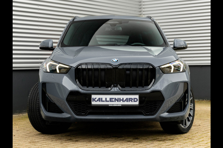 BMW X1 xDrive30e M-Sport Pro - Pano - Trekhaak - Driving Ass Prof - Harman Kardon