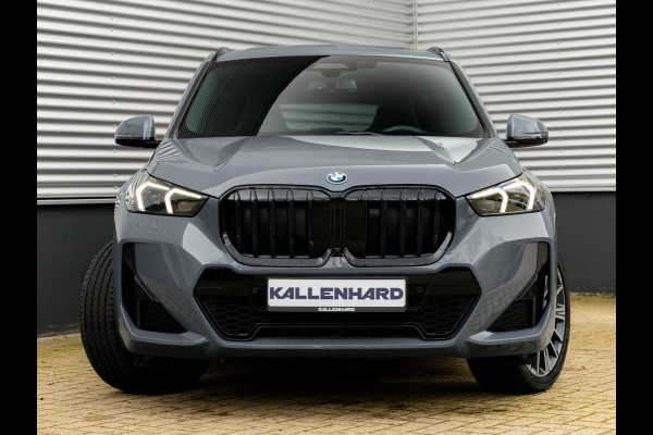 BMW X1 xDrive30e M-Sport Pro - Pano - Trekhaak - Driving Ass Prof - Harman Kardon