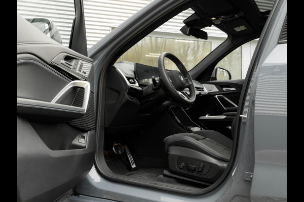 BMW X1 xDrive30e M-Sport Pro - Pano - Trekhaak - Driving Ass Prof - Harman Kardon