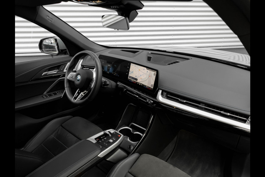 BMW X1 xDrive30e M-Sport Pro - Pano - Trekhaak - Driving Ass Prof - Harman Kardon