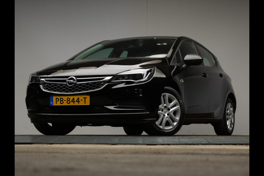 Opel Astra 1.0 Online Edition Sport (APPLE CARPLAY, GROOT NAVI, PARKEERSENSOREN, LED, CRUISE, SPORTSTOELEN, NETTE STAAT)