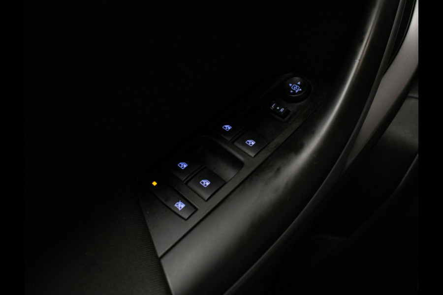 Opel Astra 1.0 Online Edition Sport (APPLE CARPLAY, GROOT NAVI, PARKEERSENSOREN, LED, CRUISE, SPORTSTOELEN, NETTE STAAT)