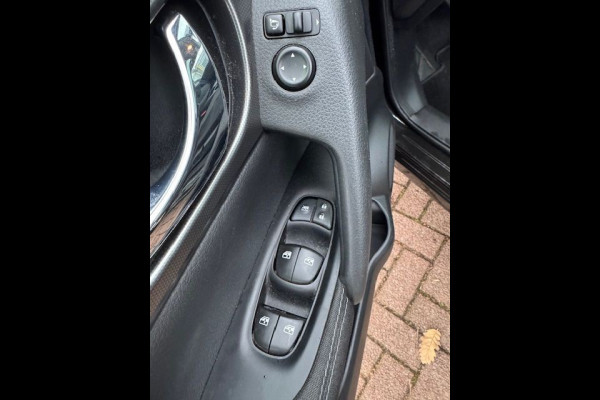 Nissan QASHQAI 1.2 Tekna 112.000km Airco/ECC,Navigatie,Camera,Panoramadak
