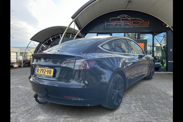 Tesla Model 3 Standard RWD Plus 60 kWh 85% SOH Trekhaak (1.000kg) Rijklaarprijs!
