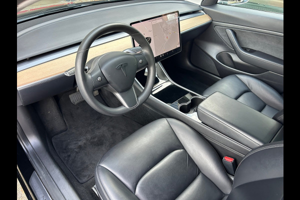 Tesla Model 3 Standard RWD Plus 60 kWh 85% SOH Trekhaak (1.000kg) Rijklaarprijs!