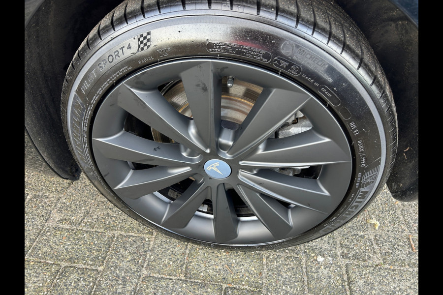 Tesla Model 3 Standard RWD Plus 60 kWh 85% SOH Trekhaak (1.000kg) Rijklaarprijs!