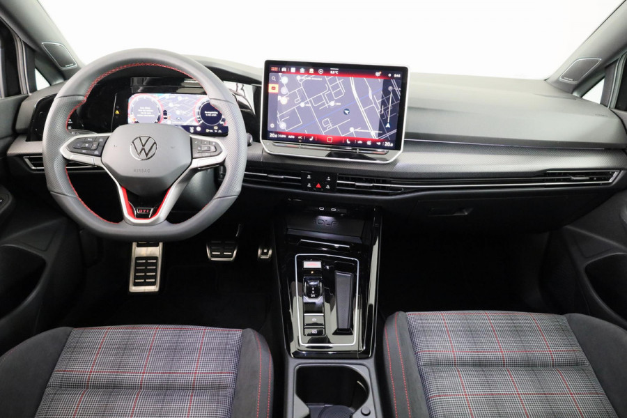 Volkswagen Golf GTI 2.0 195 kW / 265 pk TSI Hatchback 7 versn. DSG | Verlengde garantie | Panorama dak | Head up Display | Harman Kardon |