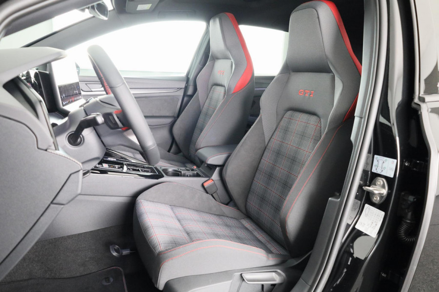 Volkswagen Golf GTI 2.0 195 kW / 265 pk TSI Hatchback 7 versn. DSG | Verlengde garantie | Panorama dak | Head up Display | Harman Kardon |
