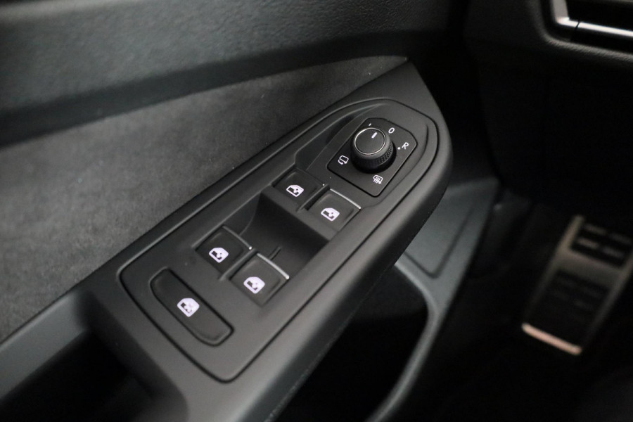 Volkswagen Golf GTI 2.0 195 kW / 265 pk TSI Hatchback 7 versn. DSG | Verlengde garantie | Panorama dak | Head up Display | Harman Kardon |