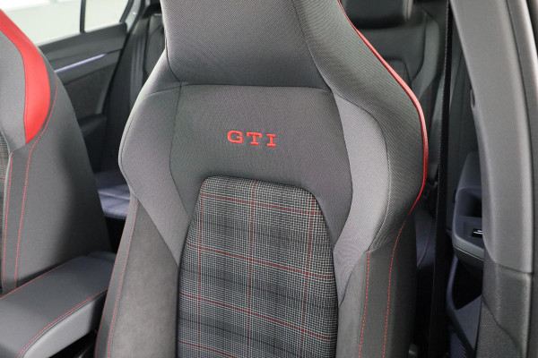 Volkswagen Golf GTI 2.0 195 kW / 265 pk TSI Hatchback 7 versn. DSG | Verlengde garantie | Panorama dak | Head up Display | Harman Kardon |