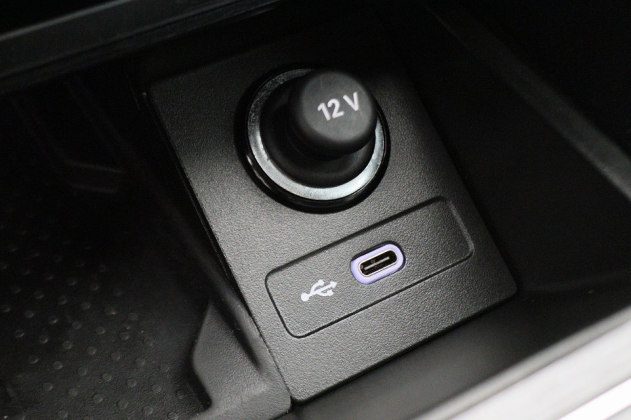 Škoda Superb Combi 1.4 TSI iV PHEV Business Edition Plus Leer, Camera, Apple Carplay, Elektr. Stoel, LED, Trekhaak, PDC