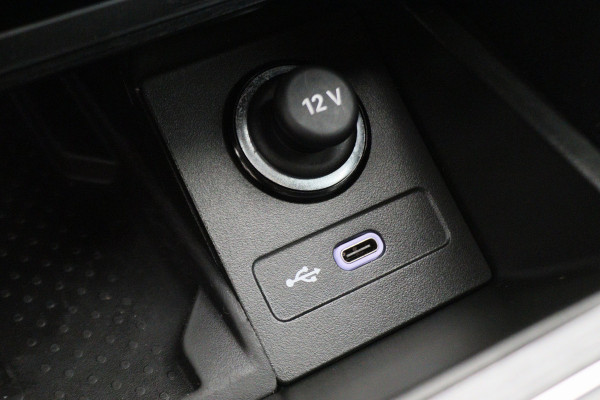 Škoda Superb Combi 1.4 TSI iV PHEV Business Edition Plus Leer, Camera, Apple Carplay, Elektr. Stoel, LED, Trekhaak, PDC