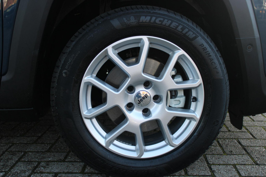 Jeep Renegade 1.5T 130PK e-Hybrid ALTITUDE | DRAADLOZE APPLE CARPLAY/ANDROID AUTO | PANORAMISCH SCHUIF/KANTEL DAK | FULL LED KOPLAMPEN | DODEHOEK DETECTIE | ADAPTIVE CRUISE CONTROL | LICHTMETALEN VELGEN 17" | ACHTERUITRIJ CAMERA | DAB+ RADIO | NAVIGATIE | PARKEERSENSOREN VOOR + ACHTER | AUTOMATISCH INPARKEREN | KEYLESS ENTRY/START |