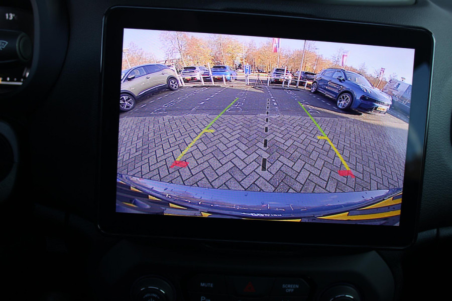 Jeep Renegade 1.5T 130PK e-Hybrid ALTITUDE | DRAADLOZE APPLE CARPLAY/ANDROID AUTO | PANORAMISCH SCHUIF/KANTEL DAK | FULL LED KOPLAMPEN | DODEHOEK DETECTIE | ADAPTIVE CRUISE CONTROL | LICHTMETALEN VELGEN 17" | ACHTERUITRIJ CAMERA | DAB+ RADIO | NAVIGATIE | PARKEERSENSOREN VOOR + ACHTER | AUTOMATISCH INPARKEREN | KEYLESS ENTRY/START |