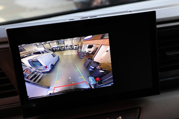 Renault Master T35 2.0 dCi 170 L2H2 DC | Dubbel Cabine | 6-Zitter | Navigatie | Camera | CarPlay | LED Koplampen | DAB | PDC V+A | Cruise control