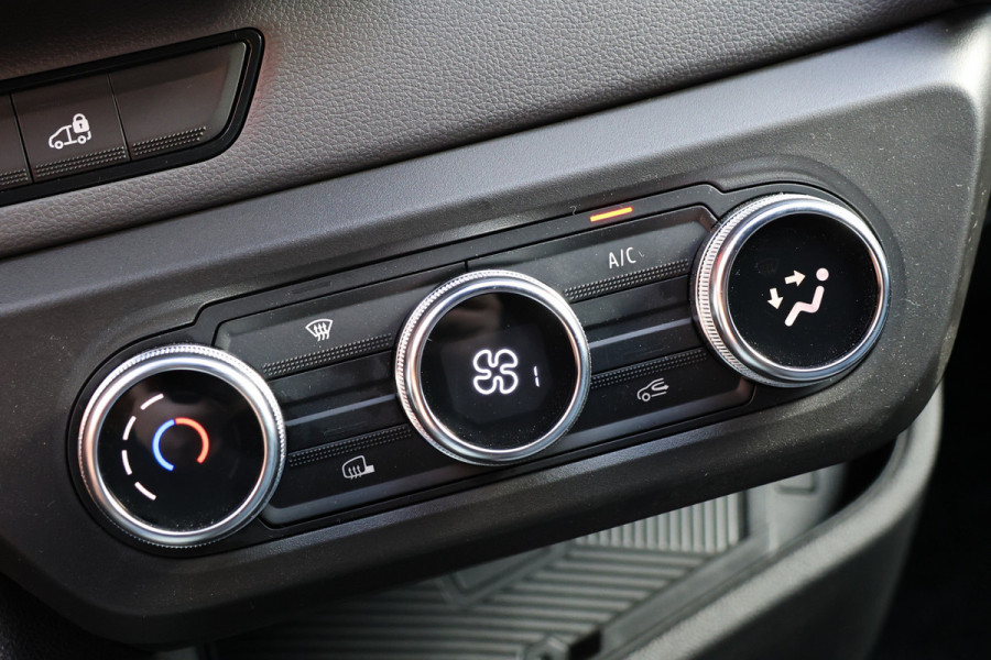 Renault Master T35 2.0 dCi 170 L2H2 DC | Dubbel Cabine | 6-Zitter | Navigatie | Camera | CarPlay | LED Koplampen | DAB | PDC V+A | Cruise control