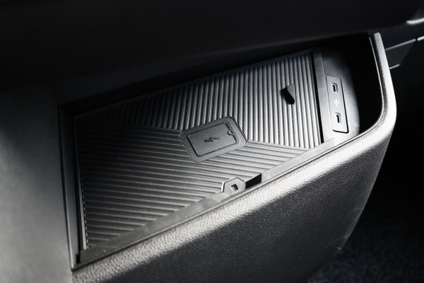 Renault Master T35 2.0 dCi 170 L2H2 DC | Dubbel Cabine | 6-Zitter | Navigatie | Camera | CarPlay | LED Koplampen | DAB | PDC V+A | Cruise control