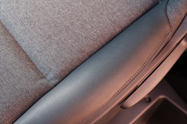 Renault Master T35 2.0 dCi 170 L2H2 DC | Dubbel Cabine | 6-Zitter | Navigatie | Camera | CarPlay | LED Koplampen | DAB | PDC V+A | Cruise control