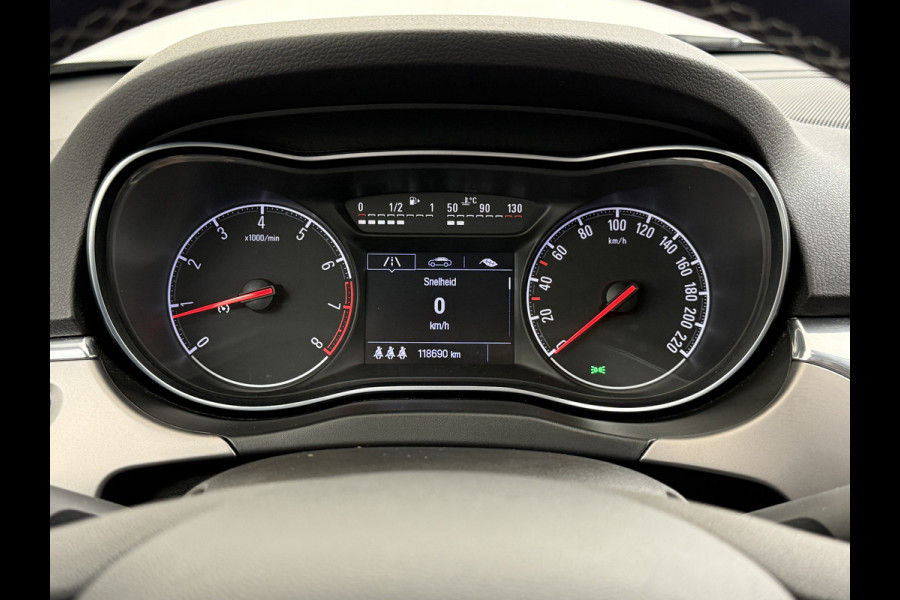 Opel Corsa Turbo 90pk 5d Innovation Bi-Xenon Camera PDC Trekhaak ECC 1/2 Leer Volledig Dealer onderhouden! laatste beurt bij 111.000km Priv.Glass