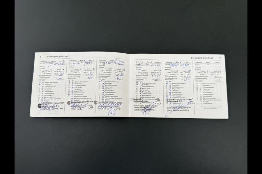 Opel Corsa Turbo 90pk 5d Innovation Bi-Xenon Camera PDC Trekhaak ECC 1/2 Leer Volledig Dealer onderhouden! laatste beurt bij 111.000km Priv.Glass