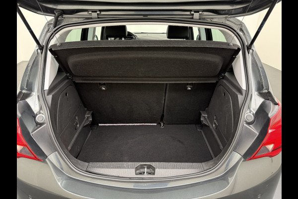 Opel Corsa Turbo 90pk 5d Innovation Bi-Xenon Camera PDC Trekhaak ECC 1/2 Leer Volledig Dealer onderhouden! laatste beurt bij 111.000km Priv.Glass