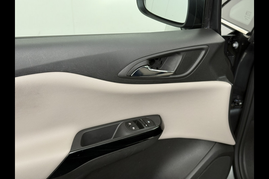 Opel Corsa Turbo 90pk 5d Innovation Bi-Xenon Camera PDC Trekhaak ECC 1/2 Leer Volledig Dealer onderhouden! laatste beurt bij 111.000km Priv.Glass