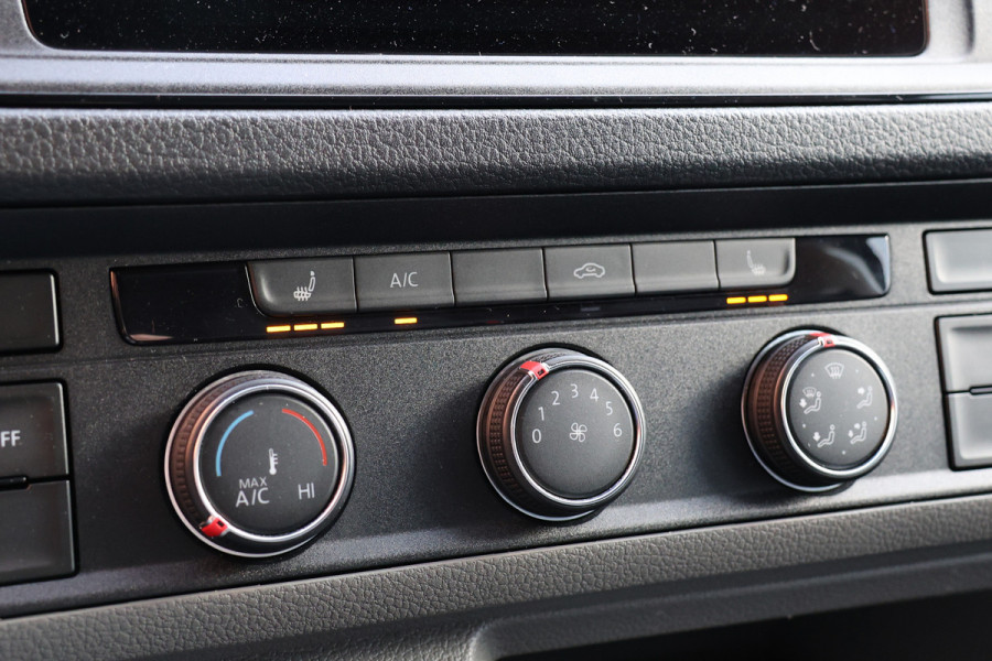 Volkswagen Crafter 2.0 TDI 177 PK L3H3 DC | VW Garantie tot 2029 | 7-Zitter | Bi-Xenon | Camera | CarPlay | Stoelverwarming | Trekhaak | Navigatie  | Dealer onderhouden | Nieuwstaat | Dubbel cabine | Betimmering | Spoilerpakket