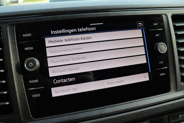 Volkswagen Crafter 2.0 TDI 177 PK L3H3 DC | VW Garantie tot 2029 | 7-Zitter | Bi-Xenon | Camera | CarPlay | Stoelverwarming | Trekhaak | Navigatie  | Dealer onderhouden | Nieuwstaat | Dubbel cabine | Betimmering | Spoilerpakket