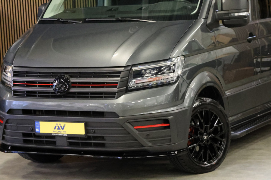 Volkswagen Crafter 2.0 TDI 177 PK L3H3 DC | VW Garantie tot 2029 | 7-Zitter | Bi-Xenon | Camera | CarPlay | Stoelverwarming | Trekhaak | Navigatie  | Dealer onderhouden | Nieuwstaat | Dubbel cabine | Betimmering | Spoilerpakket