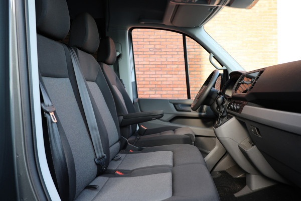 Volkswagen Crafter 2.0 TDI 177 PK L3H3 DC | VW Garantie tot 2029 | 7-Zitter | Bi-Xenon | Camera | CarPlay | Stoelverwarming | Trekhaak | Navigatie  | Dealer onderhouden | Nieuwstaat | Dubbel cabine | Betimmering | Spoilerpakket
