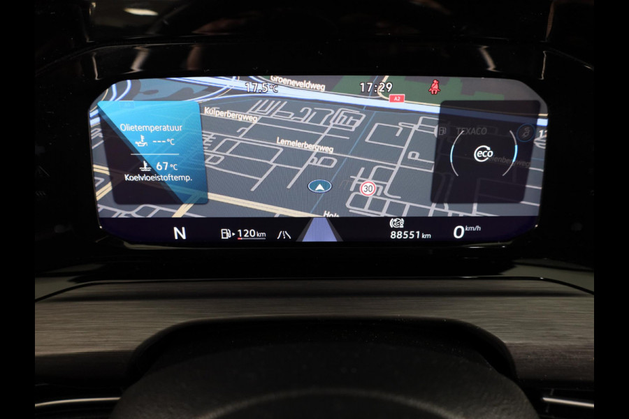 Volkswagen Golf 1.5 eTSI Style Navigatie | Parkeersensoren | Adaptieve cruise control | Camera | 19 inch |