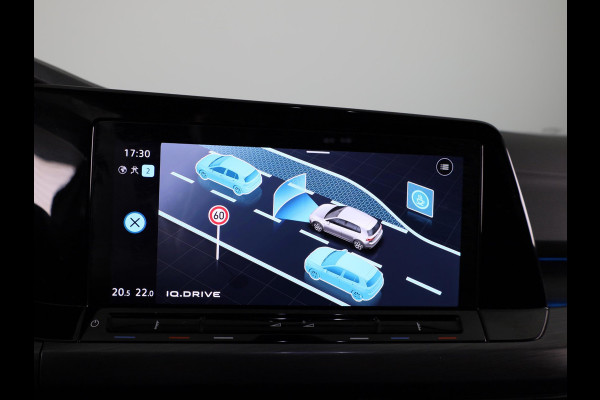 Volkswagen Golf 1.5 eTSI Style Navigatie | Parkeersensoren | Adaptieve cruise control | Camera | 19 inch |