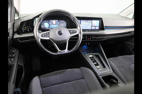 Volkswagen Golf 1.5 eTSI Style Navigatie | Parkeersensoren | Adaptieve cruise control | Camera | 19 inch |