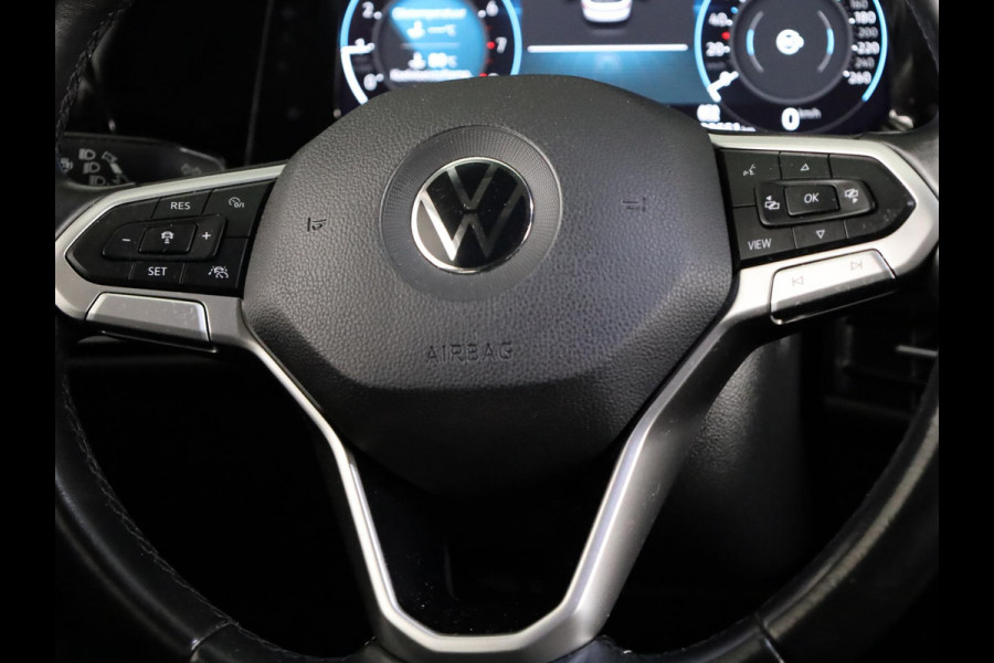 Volkswagen Golf 1.5 eTSI Style Navigatie | Parkeersensoren | Adaptieve cruise control | Camera | 19 inch |