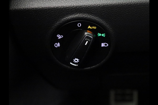 Volkswagen T-Roc 1.5 TSI R-Line Business 150 pk Automaat (DSG) | Navigatie | Panoramadak | Parkeersensoren | Achteruitrij camera | Adaptieve cruise control | Keyless | Full Led koplampen |