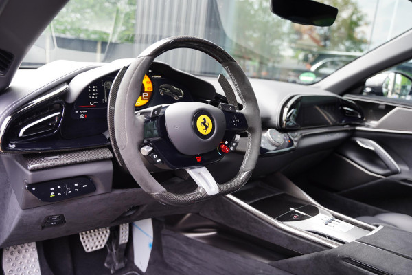 Ferrari Purosangue 6.5 V12 Full Carbon Pack Lifting Panoramadak