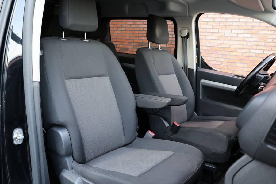 Opel Vivaro 2.0 CDTI 177 PK L3H1 DC | Dubbel Cabine | Head-Up | CarPlay | Camera | F1 Flippers | Navigatie | Trekhaak | Climate control | 5-Zitter | Nieuwe APK | NAP Logisch | NL Auto