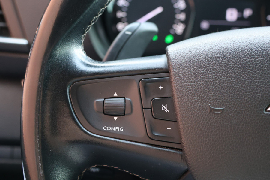 Opel Vivaro 2.0 CDTI 177 PK L3H1 DC | Dubbel Cabine | Head-Up | CarPlay | Camera | F1 Flippers | Navigatie | Trekhaak | Climate control | 5-Zitter | Nieuwe APK | NAP Logisch | NL Auto