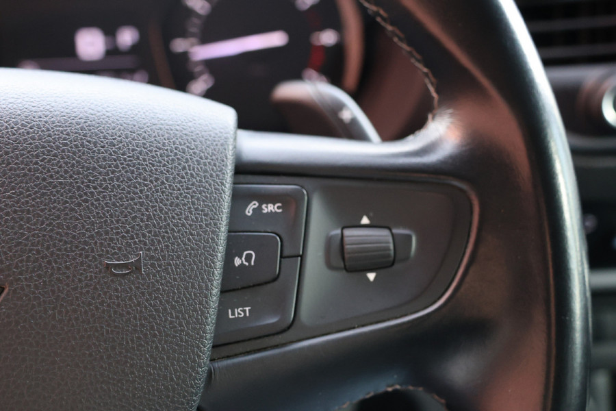 Opel Vivaro 2.0 CDTI 177 PK L3H1 DC | Dubbel Cabine | Head-Up | CarPlay | Camera | F1 Flippers | Navigatie | Trekhaak | Climate control | 5-Zitter | Nieuwe APK | NAP Logisch | NL Auto