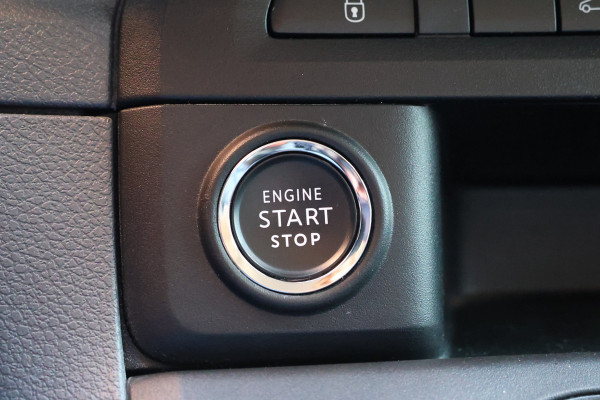 Opel Vivaro 2.0 CDTI 177 PK L3H1 DC | Dubbel Cabine | Head-Up | CarPlay | Camera | F1 Flippers | Navigatie | Trekhaak | Climate control | 5-Zitter | Nieuwe APK | NAP Logisch | NL Auto