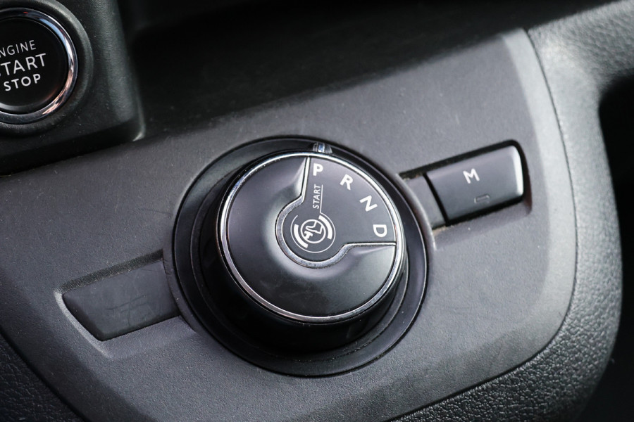 Opel Vivaro 2.0 CDTI 177 PK L3H1 DC | Dubbel Cabine | Head-Up | CarPlay | Camera | F1 Flippers | Navigatie | Trekhaak | Climate control | 5-Zitter | Nieuwe APK | NAP Logisch | NL Auto