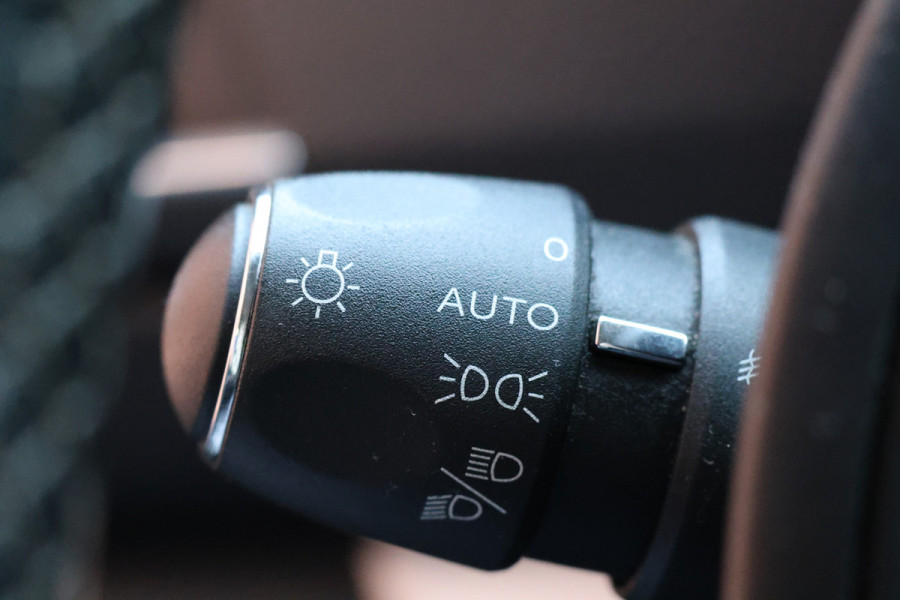 Opel Vivaro 2.0 CDTI 177 PK L3H1 DC | Dubbel Cabine | Head-Up | CarPlay | Camera | F1 Flippers | Navigatie | Trekhaak | Climate control | 5-Zitter | Nieuwe APK | NAP Logisch | NL Auto