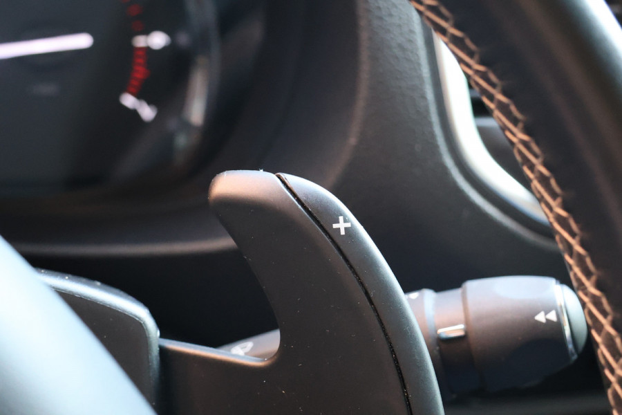 Opel Vivaro 2.0 CDTI 177 PK L3H1 DC | Dubbel Cabine | Head-Up | CarPlay | Camera | F1 Flippers | Navigatie | Trekhaak | Climate control | 5-Zitter | Nieuwe APK | NAP Logisch | NL Auto