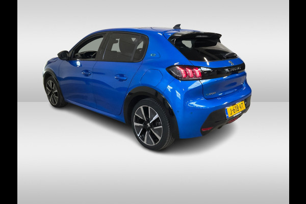 Peugeot e-208 EV GT 350 50 kWh Panoramadak / Camera / Virtual Cockpit / Half leder / Navigatie / Keyless / Cruise Control / Dodehoek detectie