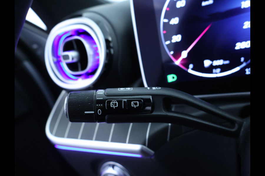 Mercedes-Benz C-Klasse Estate 300 e AMG Plug-In Hybride Panorama Schuif-Kanteldak | Trekhaak | Digital Light | 360° camera | Easy Pack Achterklep | Apple CarPlay. Inclusief 24 maanden MB Certified garantie voor Europa.