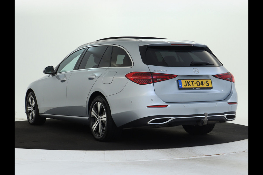 Mercedes-Benz C-Klasse Estate 300 e AMG Plug-In Hybride Panorama Schuif-Kanteldak | Trekhaak | Digital Light | 360° camera | Easy Pack Achterklep | Apple CarPlay. Inclusief 24 maanden MB Certified garantie voor Europa.
