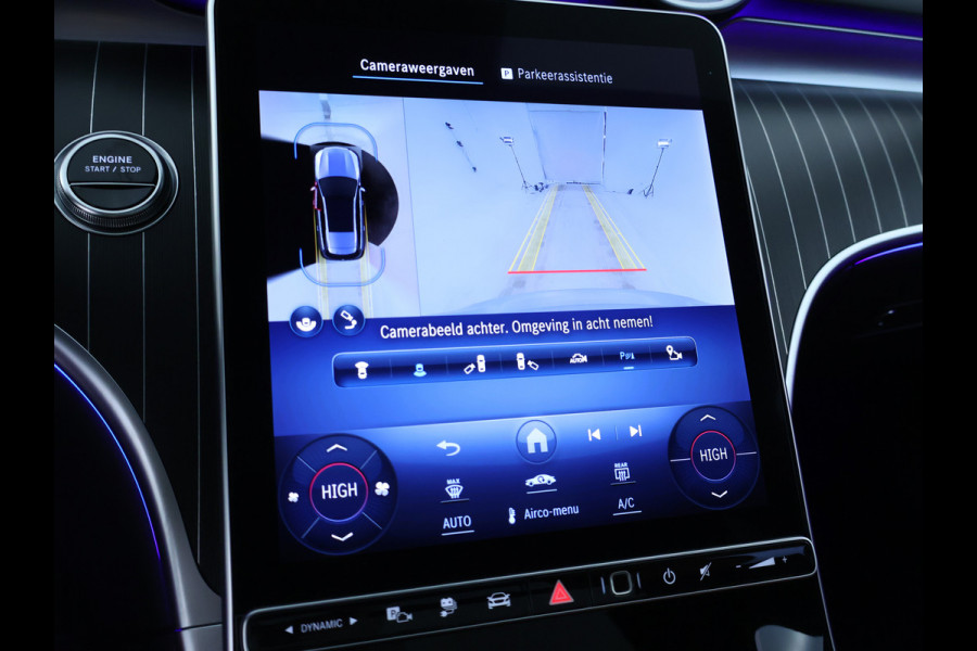 Mercedes-Benz C-Klasse Estate 300 e AMG Plug-In Hybride Panorama Schuif-Kanteldak | Trekhaak | Digital Light | 360° camera | Easy Pack Achterklep | Apple CarPlay. Inclusief 24 maanden MB Certified garantie voor Europa.
