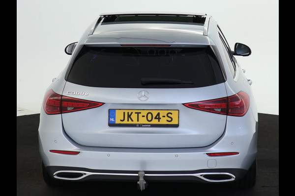 Mercedes-Benz C-Klasse Estate 300 e AMG Plug-In Hybride Panorama Schuif-Kanteldak | Trekhaak | Digital Light | 360° camera | Easy Pack Achterklep | Apple CarPlay. Inclusief 24 maanden MB Certified garantie voor Europa.